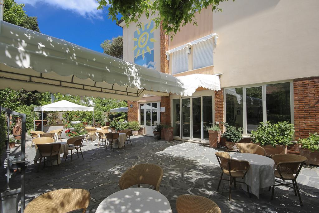 Hotel Miramare Форте дей Марми Екстериор снимка